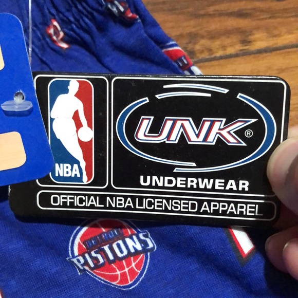 BRAND NEW MENS PISTONS UNDERWEAR SIZE MEDIUM 10/12! NWT! SMOKE FREE HOME! - Picture 5 of 6